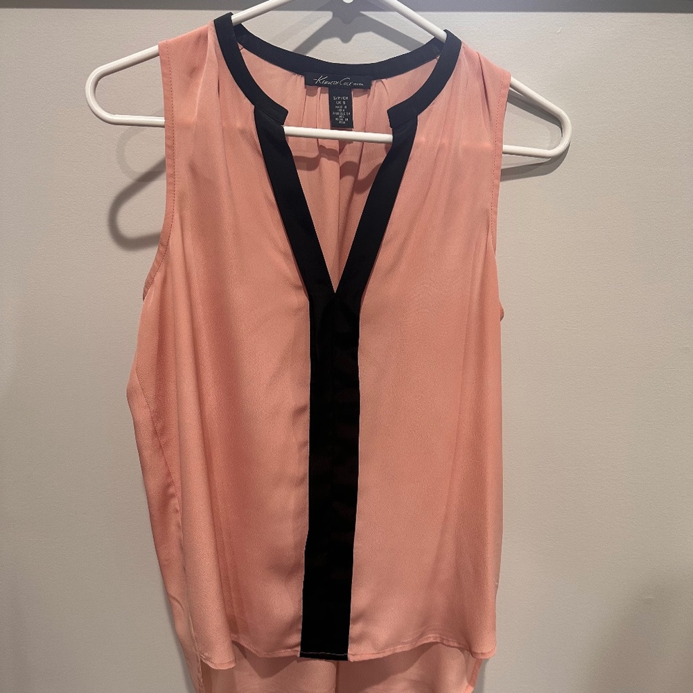 Women’s Kenneth Cole sleeveless blouse with black trim(Size S)